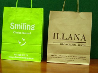 Bolsas de papel con asa rizada personalizadas Bolsas de papel con asa rizada personalizadas